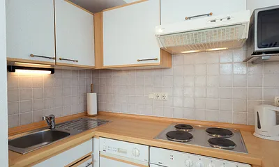 komplett eingerichtete Küchenzeile