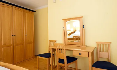 Spiegeltisch im Schlafzimmer