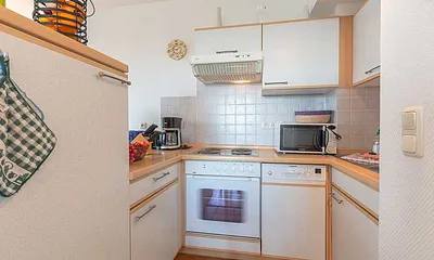 komplett eingerichtete Küchenzeile