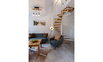 Wendeltreppe zur Galerie