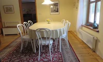 Eßplatz im Wohnzimmer