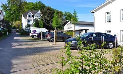 je Wohnung steht dem Gast 1 Parkplatz auf dem Gelände der Parkresidenz Concordia zur Verfügung