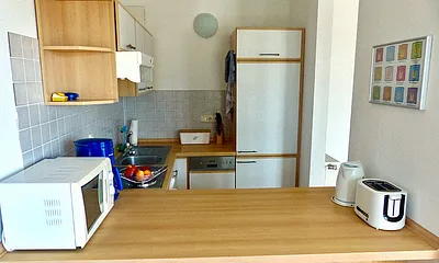 komplett eingerichtete Küche