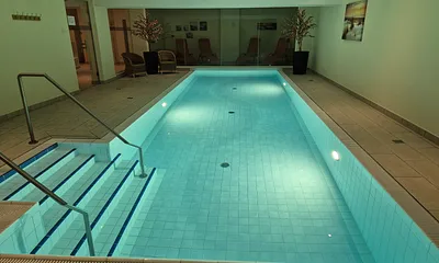 Pool im Wellnessbereich (Untergeschoss)