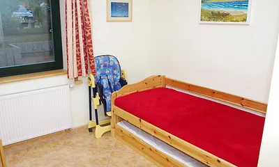 Kinderschlafzimmer mit Verdunklungsvorhängen