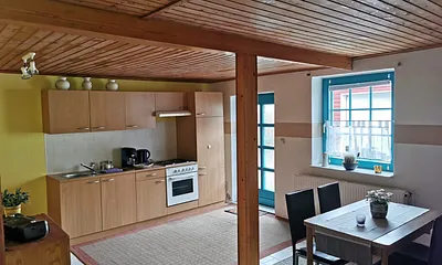 Küche mit Essbereich