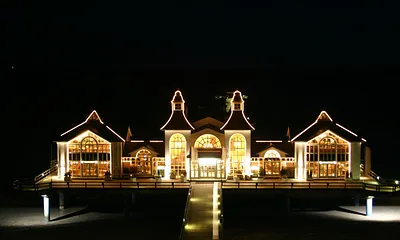 Das Seliger Wahrzeichen bei Nacht - Die Seebrücke