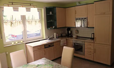 Die toll eingerichtet Küche von dort können Sie direkt auf die Terrasse gehen