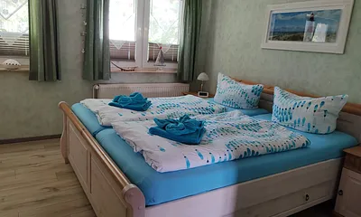 Doppelbett im Schlafzimmer