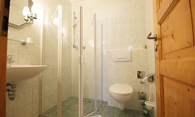 Bad mit Dusche ebenerdig