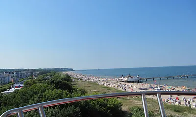 Blick auf die Ahlbecker Seebrücke von einem Riesenrad