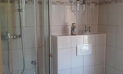 bad mit WC und Dusche