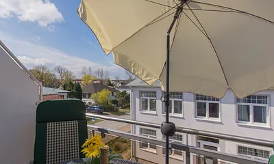 Möblierter Balkon zur Südseite