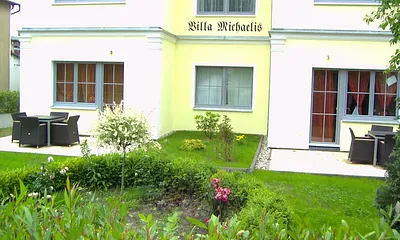 Terrasse und Vorgarten