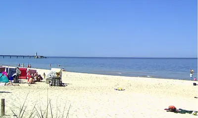 Strand von Zinnowitz mit Blick auf die Seebrücke