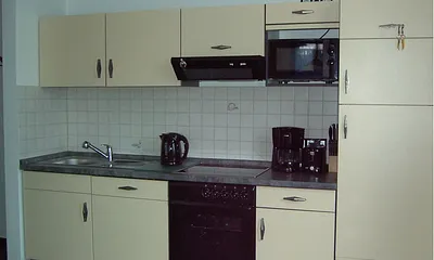 Küche mit Sitzecke , GS, Cerankochfeld, Mikrowelle, Backofen, Kühlschrank
