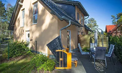Terrasse mit eingezäuntem Garten