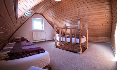 weitere Schlafmöglichkeiten, vorzugsweise für die Kinder