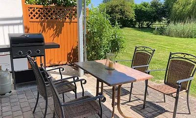 Die Süd-Terrasse mit Gasgrill