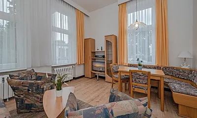 Wohnstube mit Schlafcouch