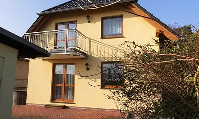 Ferienwohnung 3 im Obergeschoss mit Balkon ( Südseite )