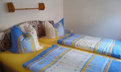 Doppelbett im Schlafzimmer