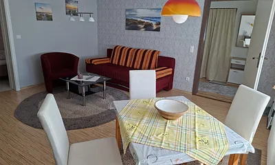 Wohnzimmer mit Essbereich