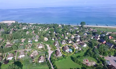 ca. 300 m zum Strand