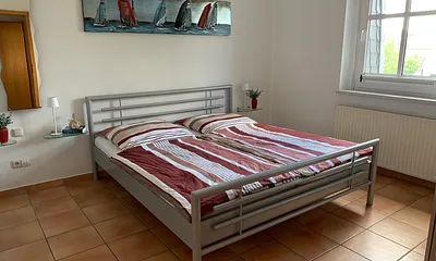 Schlafzimmer mit Doppelbett(1,8 x 2 m)