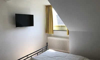 Ansicht 2. Schlafzimmer mit TV