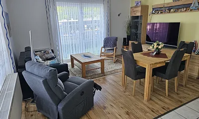 Wohnwand mit Fernseher