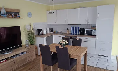 Küche mit Essbereich