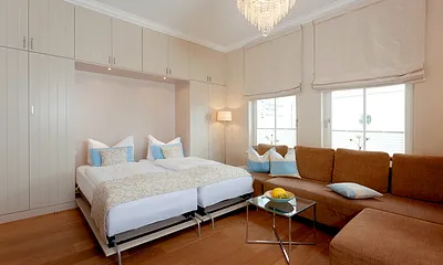  Wohnbereich mit Schrankbett