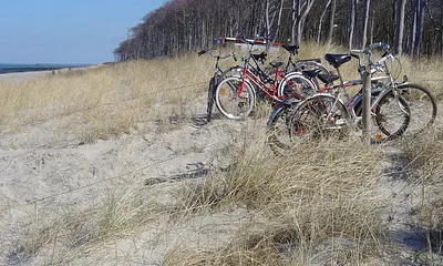 Mit dem Fahrrad ist man in wenigen Minuten an einsamen Strandabschnitten