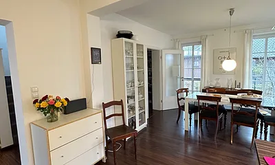 Blick auf die Tischgruppe