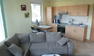 Wohnzimmer mit Küchenzeile