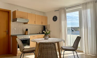 Essecke mit Küchenzeile