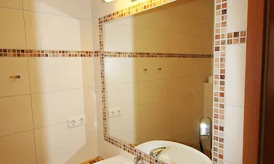 Bad mit ebenerdiger Dusche inneliegend