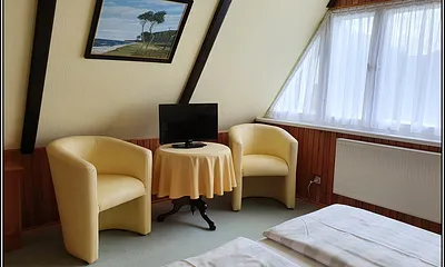 Schlafzimmer mit Doppelbett