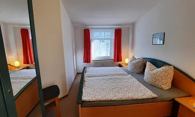 1. Schlafzimmer mit Doppelbett
