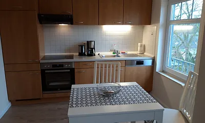 Küche mit Essplatz - zum Wohnbereich offen