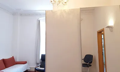 Großer Kleiderschrank, Leuchten in tollem Design