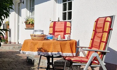 Sitzecke 1 (Sonne am Morgen & Vormittag)