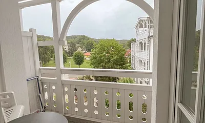 der Balkon bietet Platz für 4 Personen