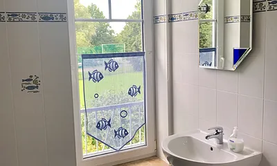 Badezimmer mit Dusche