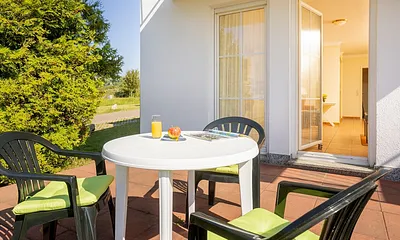 Die Sonnenterrasse liegt nach Südwesten. Sonne von Mittags bis in die Abendstunden.