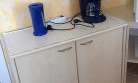 Schrank für Frühstücksgeschirr