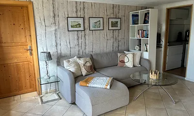 Wohnzimmer mit Blick zur Küche