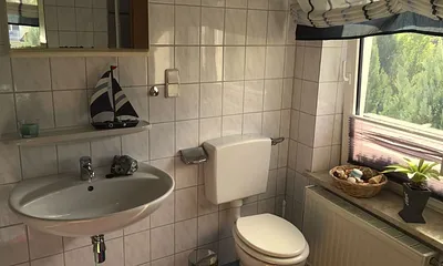 Kleine Ansicht blaues Bad