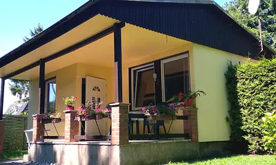 Ferienhaus mit überdachter Terrasse